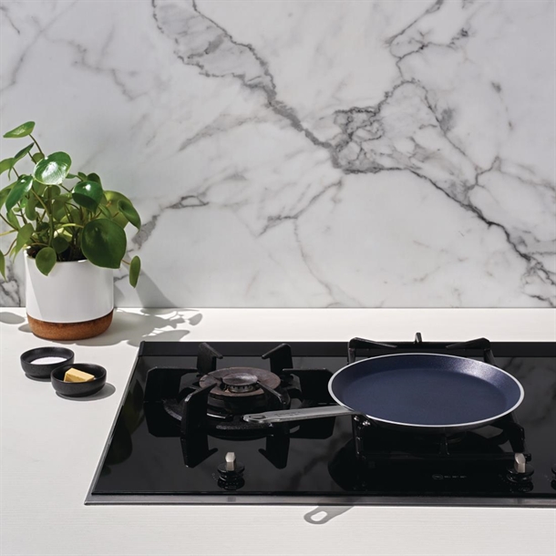 Vogue Aluminium Non-Stick Teflon Platinum Plus Crepe Pan 260mm Vogue Aluminium Non-Stick Teflon Platinum Plus Crepe Pan 260mm