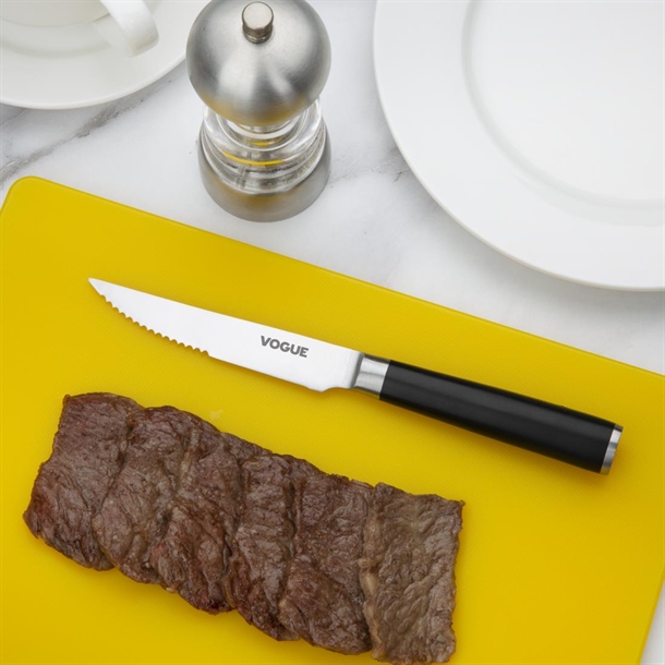 Vogue Bistro Serrated Knife Black 120mm Vogue Bistro Serrated Knife Black 120mm