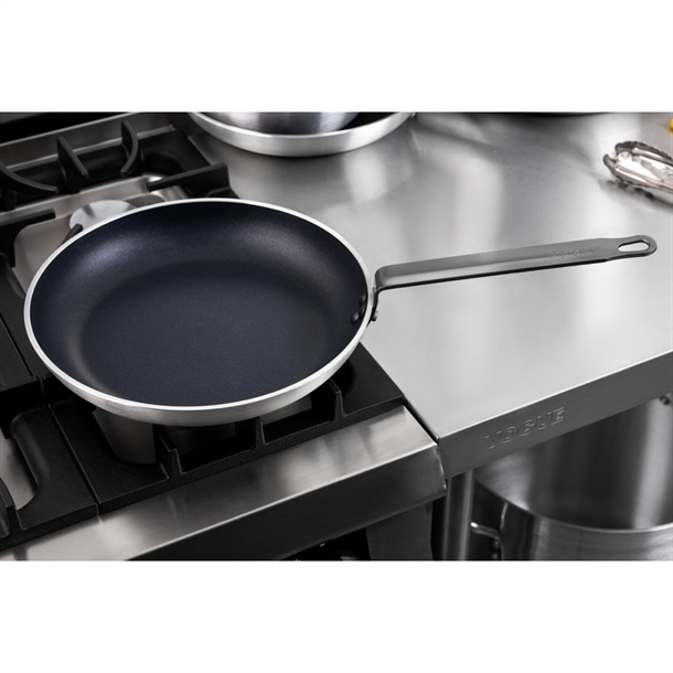 Vogue Aluminium Non-stick Teflon Platinum Plus Frying Pan 320mm Vogue Aluminium Non-stick Teflon Platinum Plus Frying Pan 320mm