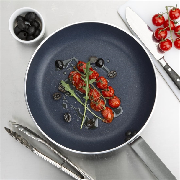 Vogue Aluminium Non-Stick Teflon Frying Pan - 300mm Vogue Aluminium Non-Stick Teflon Frying Pan - 300mm
