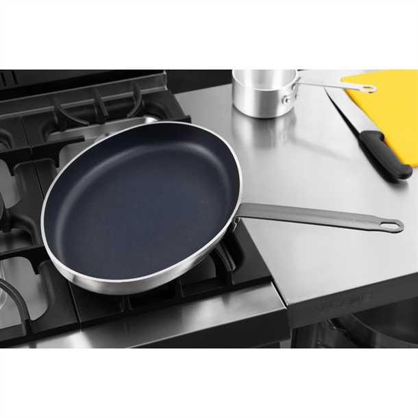 Vogue Aluminium Non-stick Teflon Platinum Plus Oval Frying Pan 40cm Vogue Aluminium Non-stick Teflon Platinum Plus Oval Frying Pan 40cm