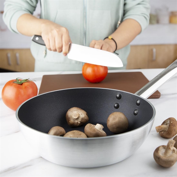 Vogue Aluminium Non-Stick Induction Flared Sauté Pan 240mm Vogue Aluminium Non-Stick Induction Flared Sauté Pan 240mm