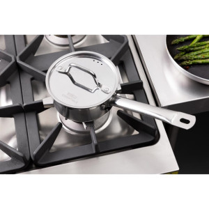 Nisbets Essentials Stainless Steel Saucepan With Lid 140mm