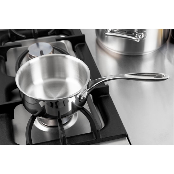 Vogue Stainless Steel & Aluminium Tri-Wall Saucepan 160mm Vogue Stainless Steel & Aluminium Tri-Wall Saucepan 160mm