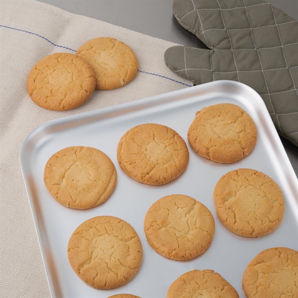 Vogue Aluminium Baking Sheet 421mm