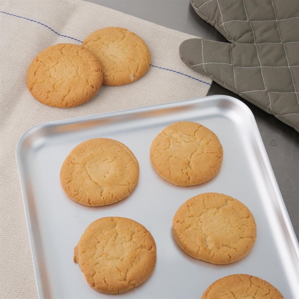 Vogue Aluminium Baking Sheet 368mm Vogue Aluminium Baking Sheet 368mm