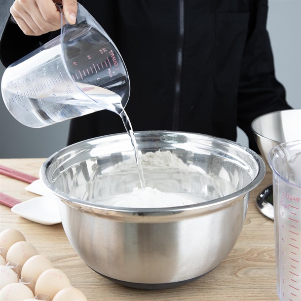 Vogue Polycarbonate Measuring Jug 500ml