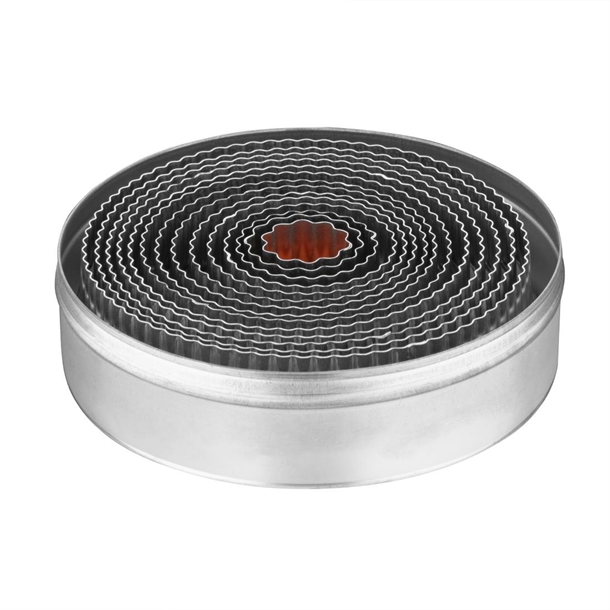 Vogue Round Fluted Pastry Cutter Set (11 Pack) Vogue Round Fluted Pastry Cutter Set (11 Pack)