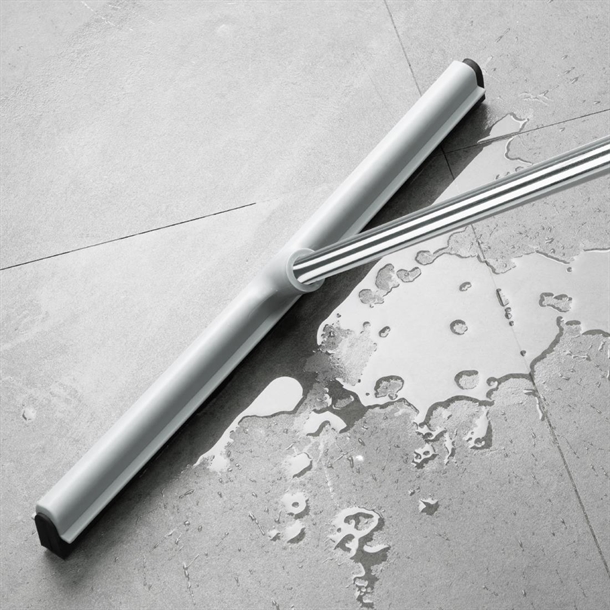 Jantex Lightweight Floor Squeegee 558mm Jantex Lightweight Floor Squeegee 558mm