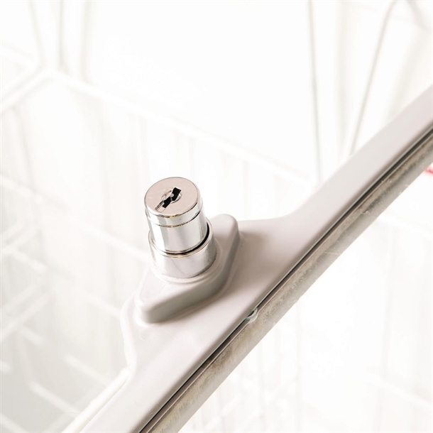 Bromic CF0300ATCG-NR Display Chest Freezer - Curved Glass Top - 264Ltr